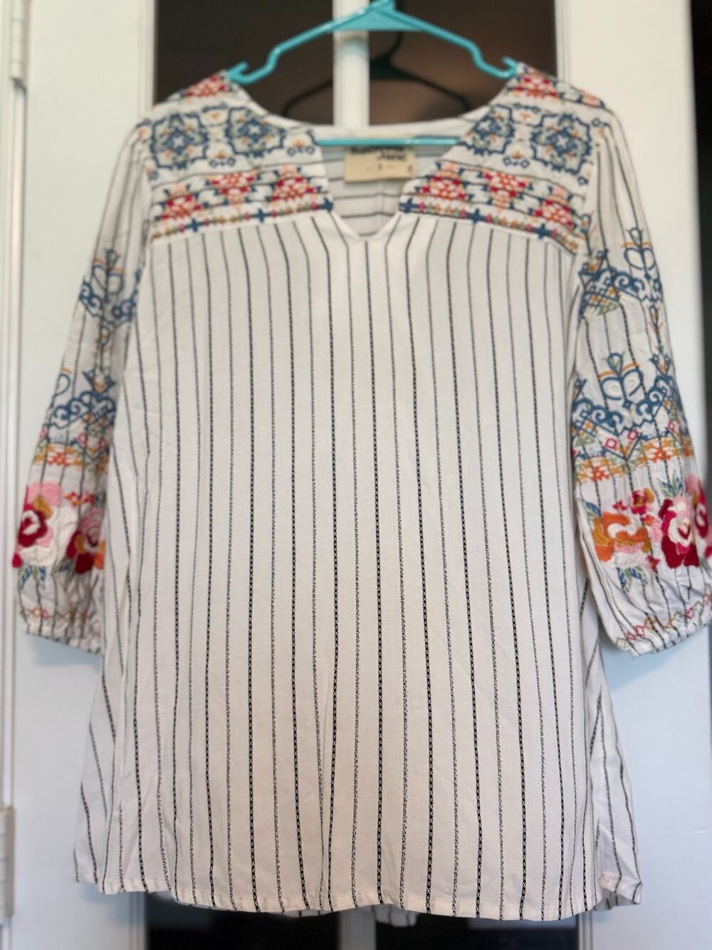 Savanna Jane Embroidered Boho Peasant Blouse NWT Small Floral Stripe Top